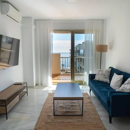 شقة Spacious Three Bedroom Penthouse