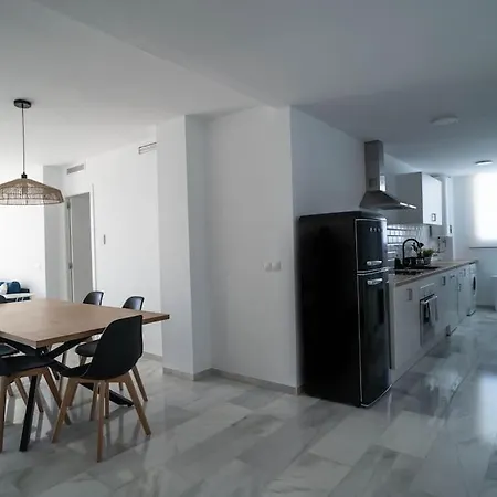 Spacious Three Bedroom Penthouse Apartment